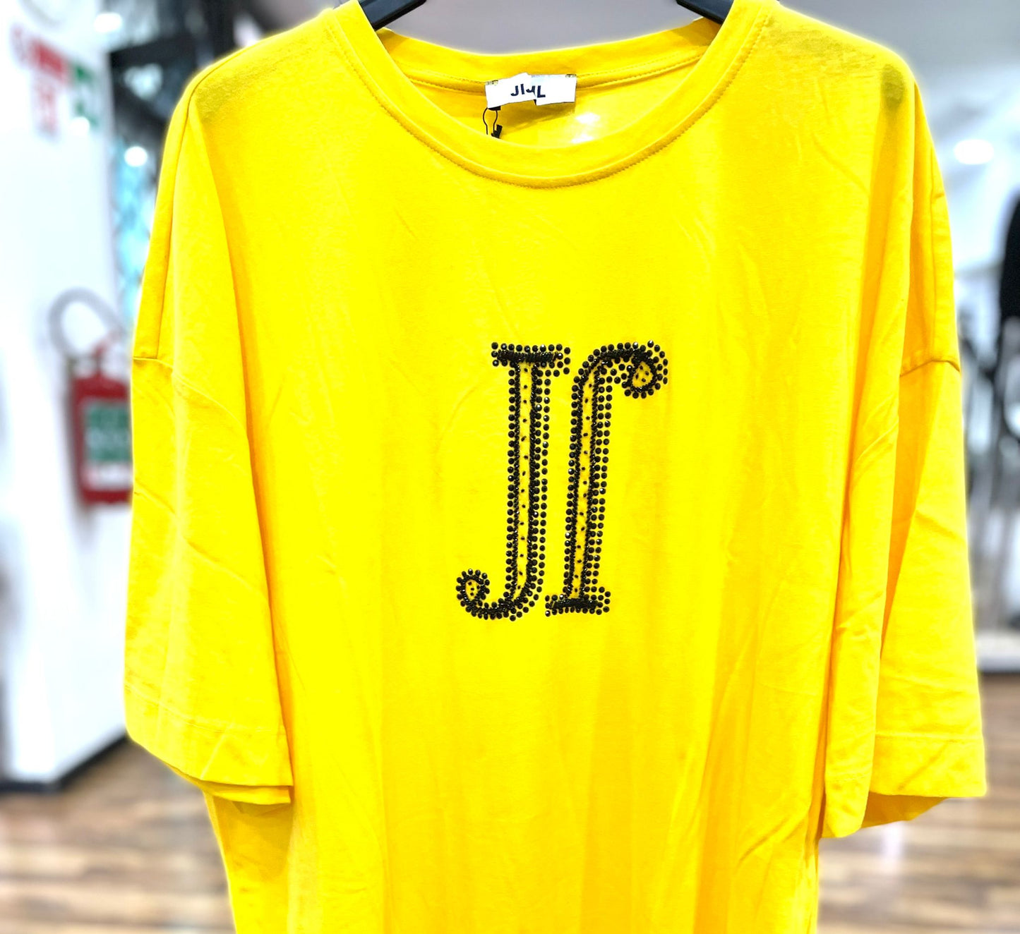 JIJIL T SHIRT